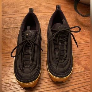 Nike womens shoes size 6